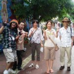 滋賀から来られたＹさん姉妹。カリスマガイド、Mrスティービー（左端）と。