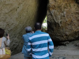 斎場御嶽（最高の聖地で沖縄の魂を感じるツアー：沖縄自然ツーリスト）