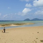 伊是名島から伊平屋島を望む